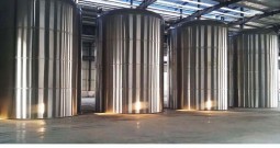 Safety precautions for cleaning oil tanks